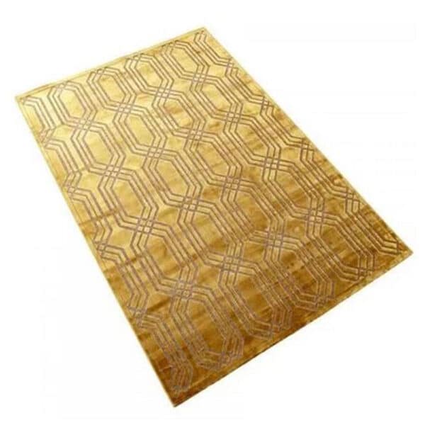 GOLD RUG    5' X 8'