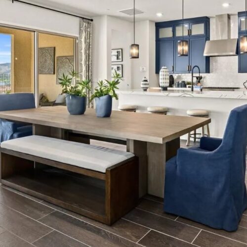 LATIDOS DINING TABLE