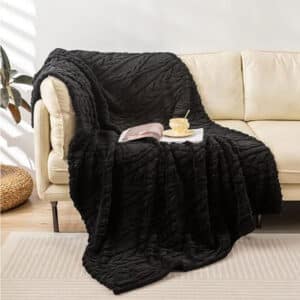 YUSOKI SHERPA BLACK THROW, 50×65