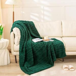 YUSOKI SHERPA FOREST GREEN THROW, 50×65