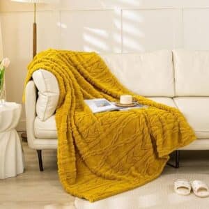 YUSOKI SHERPA YELLOW THROW, 50×65